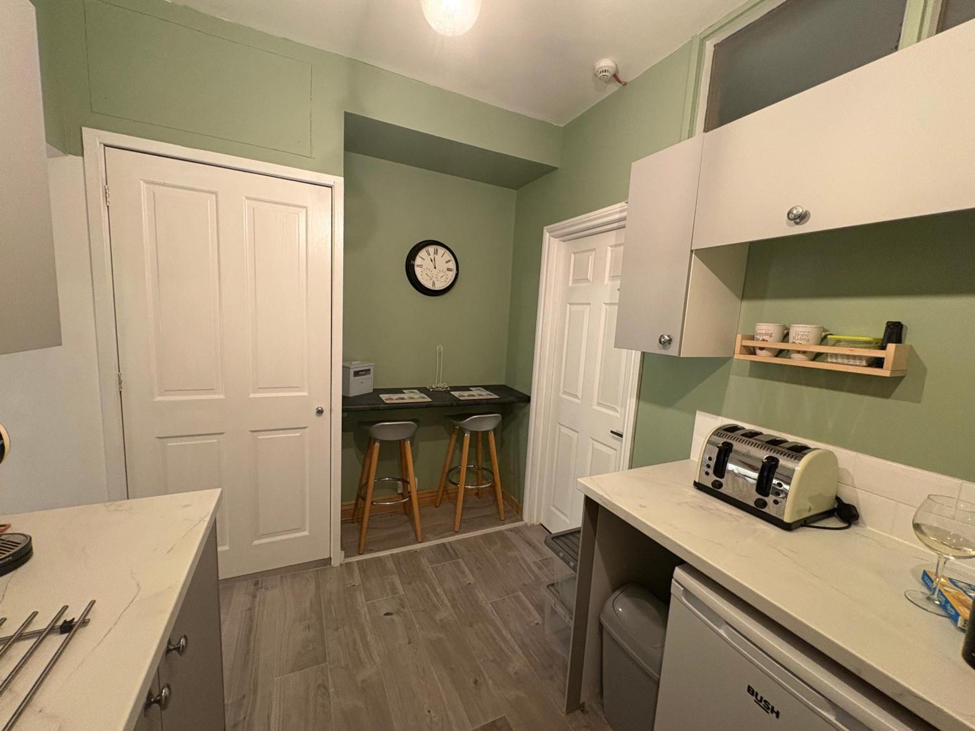 Seaton, Devon, Two Bed Apartment, Just Off The Sea Front. Buitenkant foto